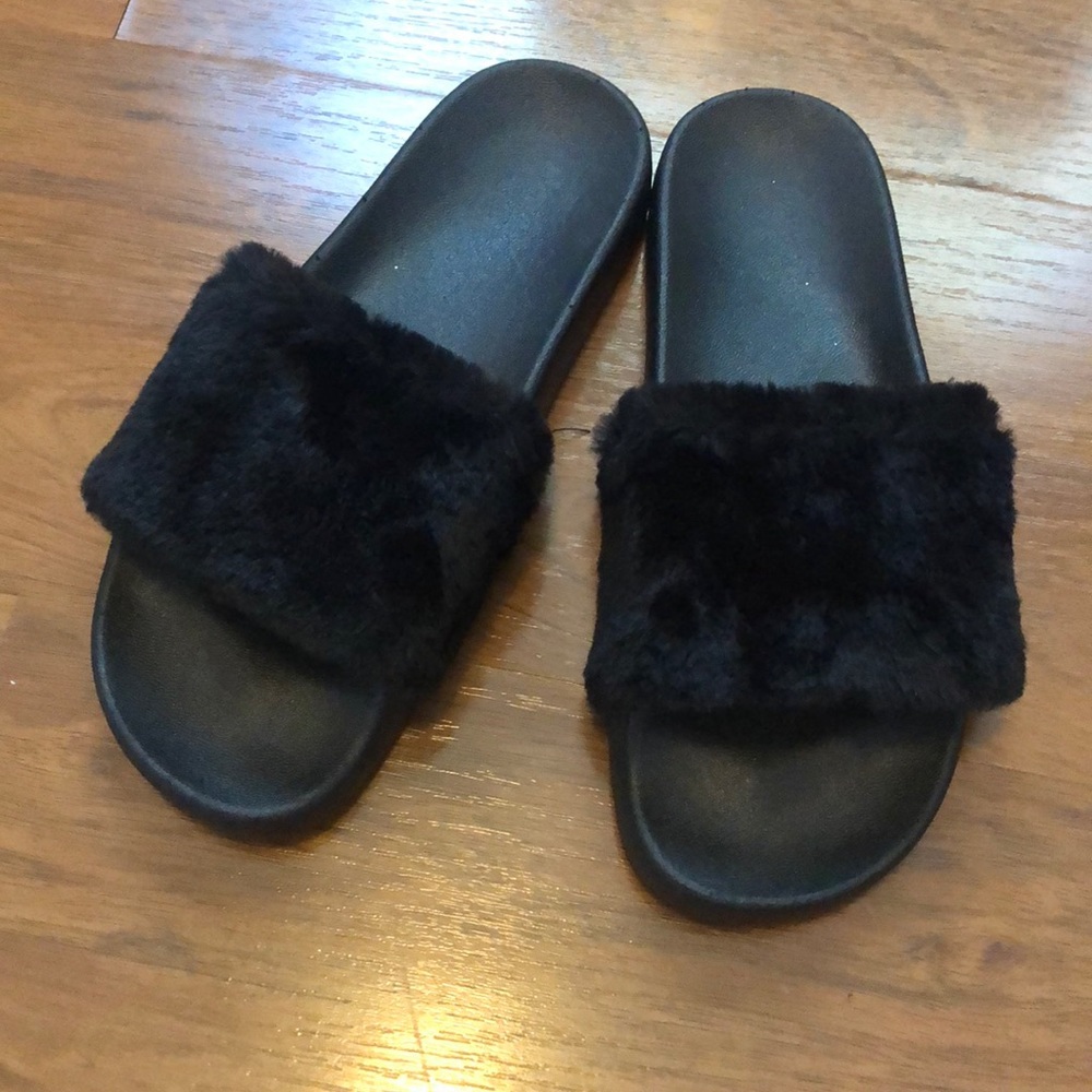 Slides - black fuzzy slides New